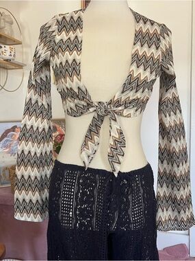 vintage crochet front tie bell sleeve chevron unique crop top